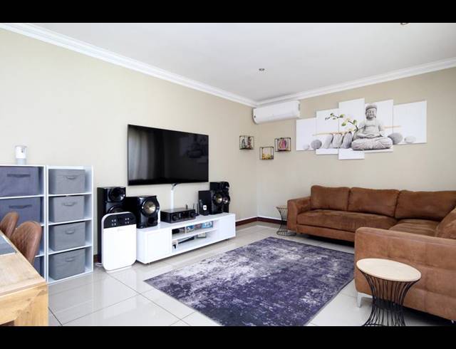 3 BEDROOM TOWNHOUSE FOR SALE IN THATCHFIELD